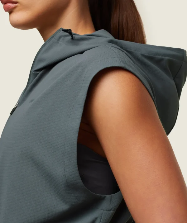 everywear Lightweight Sleeveless Jacket